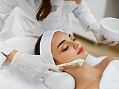 Nav�tívit kosmetický salon bude nejen pro vá� vzhled velkým p�ínosem....