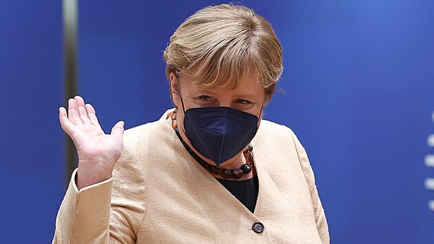 Sbohem. Angela Merkelová na svém posledním summitu EU v Bruselu. (21. října 2021)