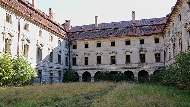 Zch�tral� z�mek v Postoloprtech na Lounsku