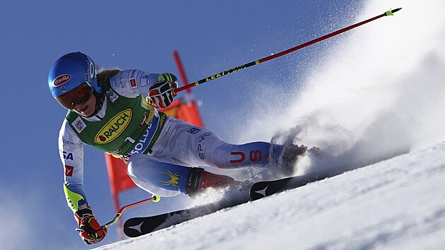 Amerianka Mikaela Shiffrinov na trati obho slalomu v Sldenu