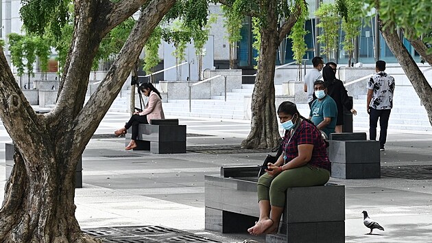 Singapur se potýká s rostoucími čísly nákazy, zavedl omezení. (21. října 2021)