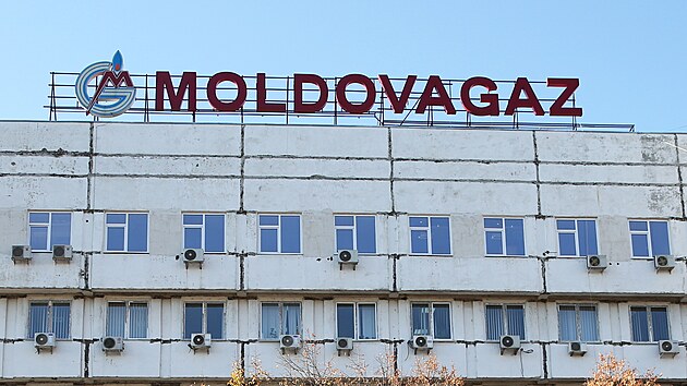 Bývalá hlavní budova moldavské státní plynárenské společnosti Moldovagaz, která z většiny spadá pod ruský Gazprom. (26. října 2021)