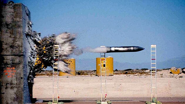 Americká armáda provádí testy prototypu hypersonické zbraně. (21. října 2021)