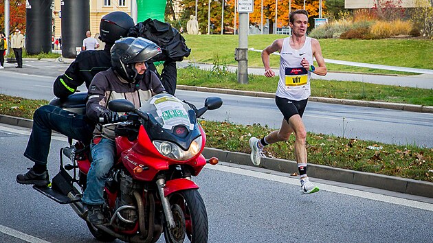 Budjovick plmaraton belo v ulicch msta v sobotu tisce sportovc. Vyhrl...