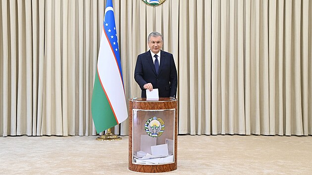 Vítěz klání o prezidentské křeslo v Uzbekistánu je předem jasný, bude jím podle všeobecného přesvědčení dosavadní hlava státu Šavkat Mirzijojev.  (24. října 2021)