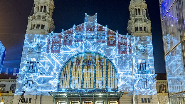 Videomapping na budovu hlavnho ndra v Praze. (28. jna 2021)