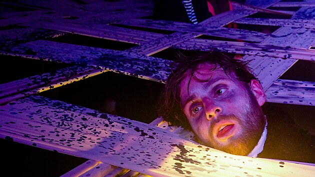 Z�b�r z p��prav p�edstaven� 27