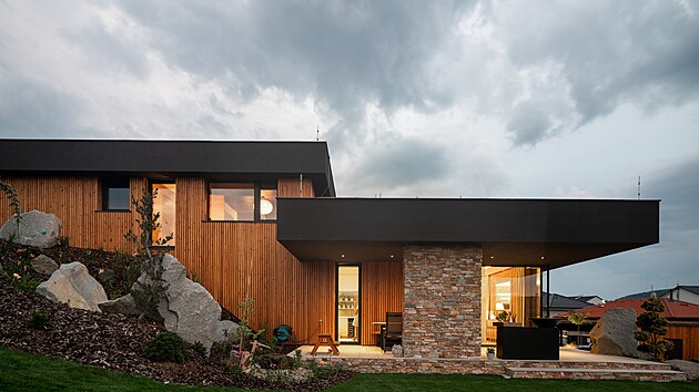 Luk� s Petrou si na Berounsku koupili sva�it� pozemek. 