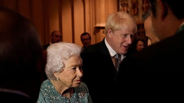 Krlovna Albta II. a britsk premir Boris Johnson (Windsor, 19. jna 2021)