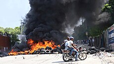 Po únosu skupiny misionářů vypukly na Haiti protesty proti řádění gangů a...