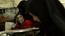 Nemocnice Indíry Gándhíové v Kábulu. Podle OSN 3,2 milionu afghánských dtí...