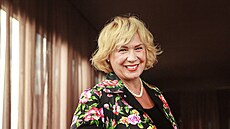 Olga Girstlová je estnou prezidentkou eskomoravské asociace podnikatelek a manaerek, v roce 1999 získala ocenní Vedoucí podnikatelka svta.