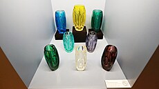 Vázy z lisovaného skla z padesátých let minulého století
