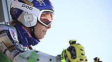Ester Ledecká se soustředí na startu obřího slalomu v Söldenu.