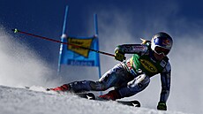 Ester Ledecká na trati obřího slalomu v Söldenu