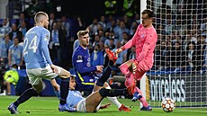 Úto�ník Timo Werner z Chelsea p�ed brankou Malmö.