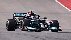 Lewis Hamilton z Mercedesu bhem kvalifikace na Velkou cenu USA.