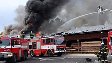 V obci Podolí I. na Písecku hořela ve středu truhlárna.