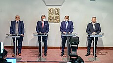 Zástupci vlády, zamstnavatel a odbor se seli 18. íjna 20212,. Na snímku...