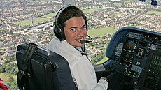 Katherine Board, pilotka vzducholodi Zeppelin NT
