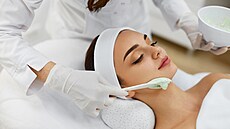 Nav�tívit kosmetický salon bude nejen pro vá� vzhled velkým p�ínosem....