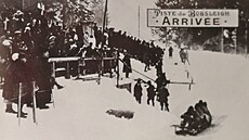 LEDOVÉ KORYTO. Závod �ty�bob� v Chamonix 1924 ovládli �výca�i.