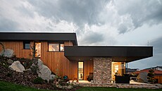 Luká� s Petrou si na Berounsku koupili sva�itý pozemek. 