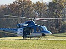 Dva vrtulníky vzlétly na pomoc mui, který spadl do rokle u Jílového u Prahy....