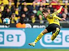 Thorgan Hazard z Dortmundu stílí gól v utkání proti Kolínu.