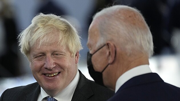 Premiér Spojeného království Boris Johnson hovořil na summitu G20 i s americkým prezidentem Joe Bidenem. (30. října 2021)