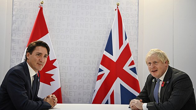 Kanadský premiér Justin Trudeau (vlevo) se během summitu G20 sešel s britským premiérem Borisem Johnsonem. (30. října 2021)