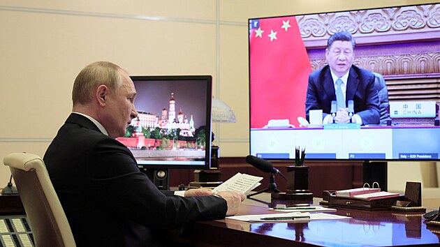 Ruský prezident Vladimir Putin se na summit G20 připojil online. (31. října 2021)