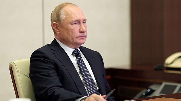 Rusk prezident Vladimir Putin se na summit G20 pipojil online. (31. jna 2021)