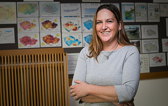 Hana Hornová z �eského hydrometeorologického ústavu v Brn� sleduje stav...