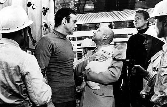 Sean Connery a Donald Pleasence v bondovce ije jenom dvakrát (1967)