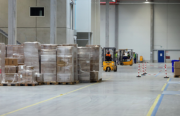 Otevení rozíeného distribuního centra Tchibo v Panattoni Parku Cheb (3....