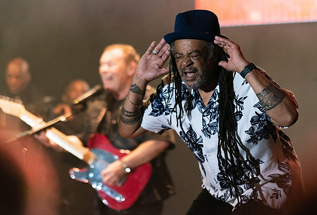 Největší hit UB40 se proslavil až díky Nelsonu Mandelovi. Dnes zazní v Praze