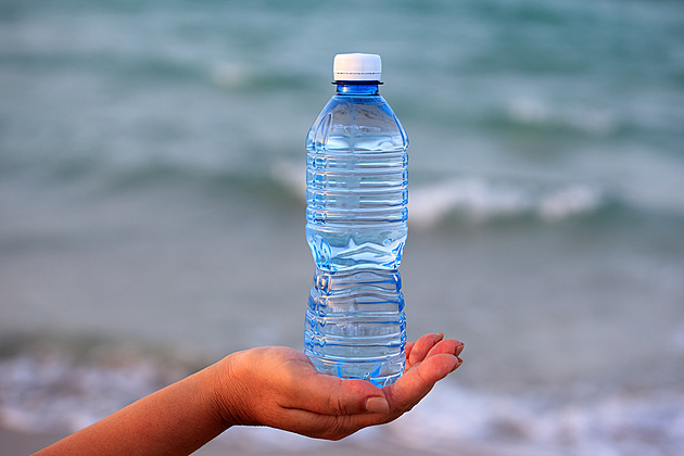 Změna PET lahví podle EU. Do roku 2030 poroste recyklovaná složka