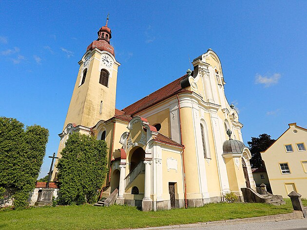 Novobarokn kostel v Raspenav