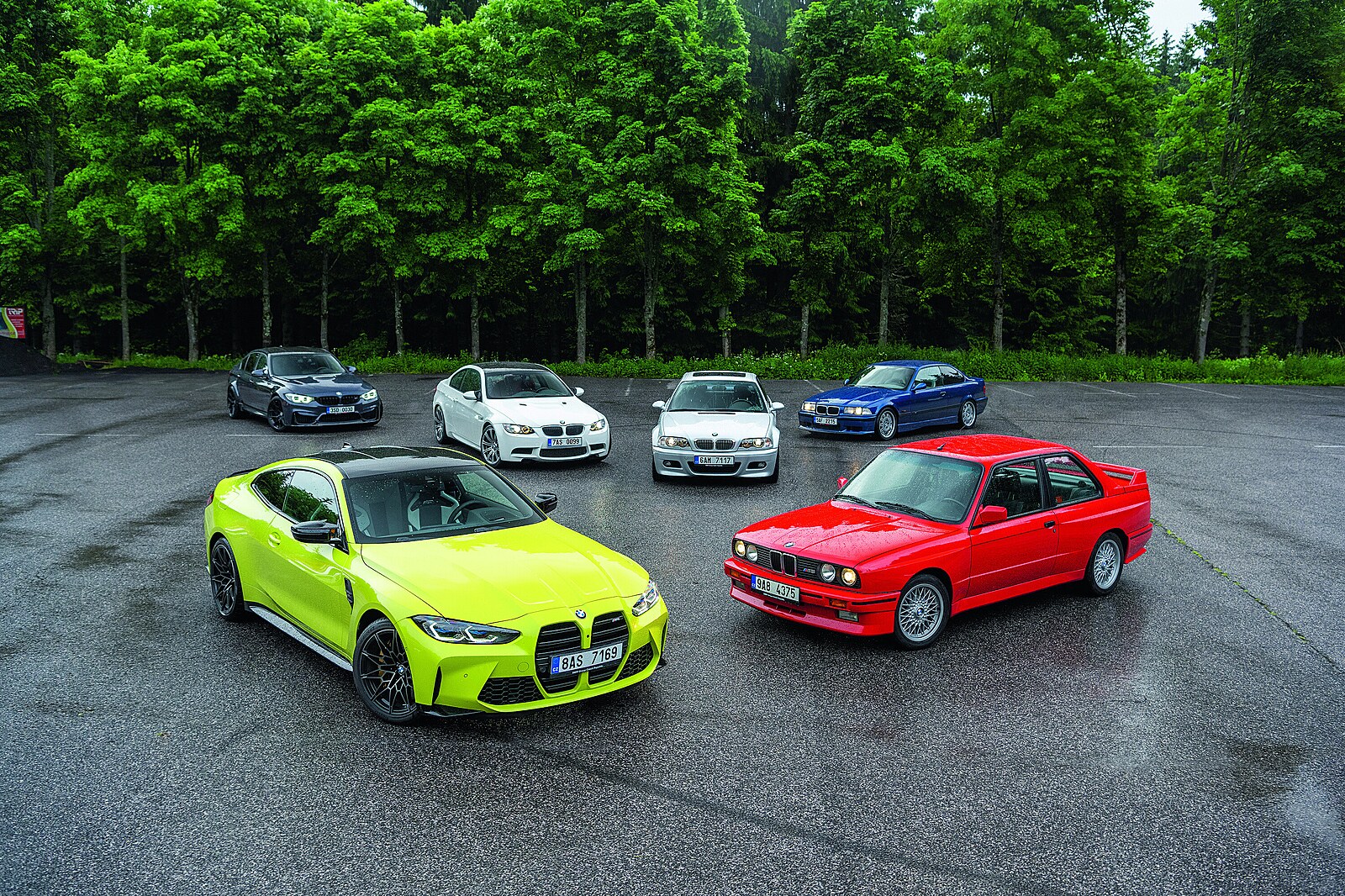 Jaká je lepší? Setkání všech generací BMW M3 připomínalo návštěvu  hračkářství - iDNES.cz