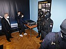 Policejn� eskorta p�ivezla do Vlastiv�dn�ho muzea v Olomouci kyle�ovick�...