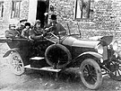 Oskar Schindler v aut ve Svitavách (rok 1928)