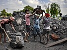Uhlí je pro mnoho obyvatel Dárkhandu stedobodem existence.