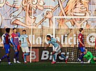 Nolito skóruje druhý gól Celty Vigo proti Barcelon.