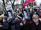 Poláci ve Varav protestují proti potratovému zákonu, kvli kterému zbyten...