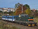 Elektrická lokomotiva E426 0002 "ehlika" na trati TáborBechyn. Vyfoceno pi...
