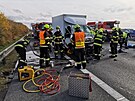 Sráka dvou nákladní vozidel na D1 na okraji Prahy (3. listopadu 2021)