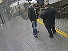 Policie hled� zlod�je, kter� ve stanici metra Sm�chovsk� n�dra�� okradl...