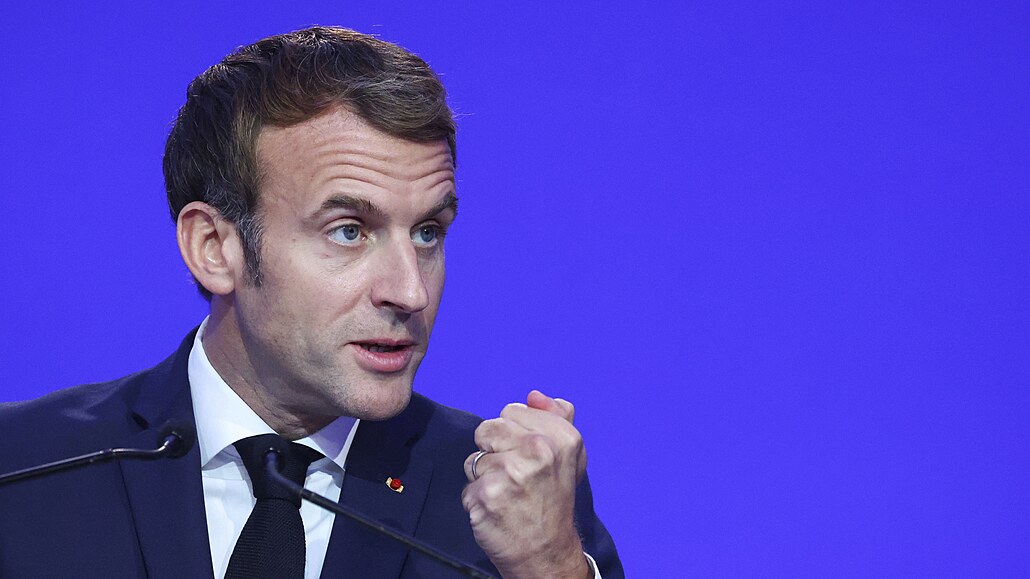 Francouzský prezident Emmanuel Macron chce zpřísnit pravidla neočkovaným