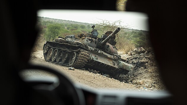 Znien tank v zpadn sti Tigraje, kterou anektovaly amharsk milice (kvten 2021)
 